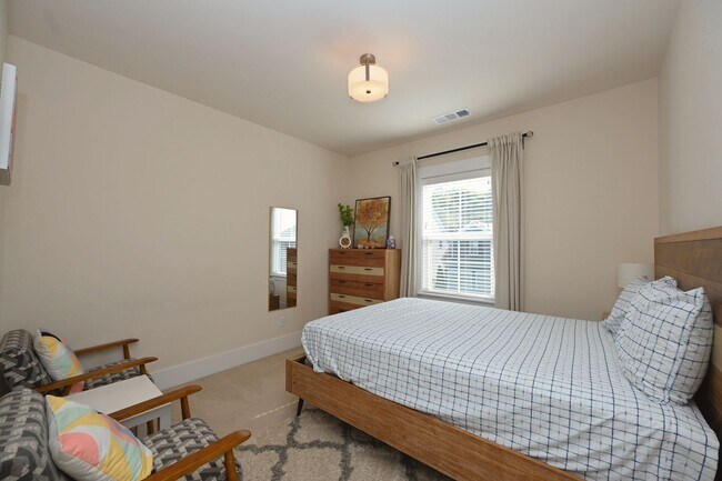 Building Photo - **EXECUTIVE HOME IN WILLIAMSON COUNTY WITH RARE WALK-OUT BASEMENT AND TONS OF STORAGE**