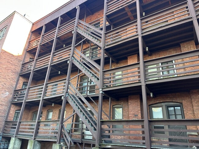 Building Photo - 100-130 Elm Street