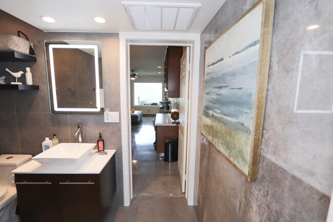 Building Photo - 9639 Spyglass Ave