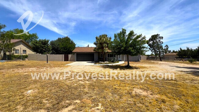 Primary Photo - Nice 3 Bed, 2 Bath Home in Hesperia!!