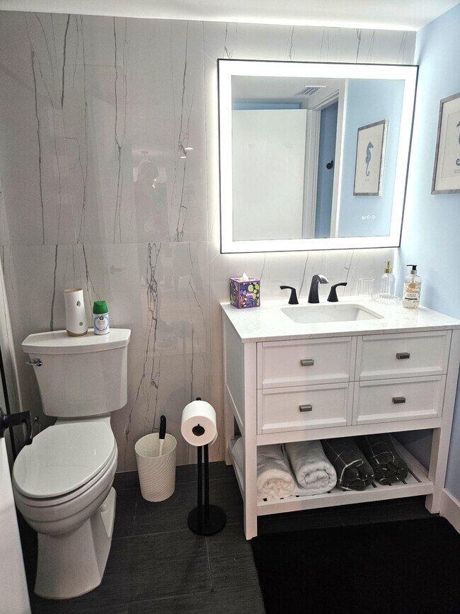 Building Photo - 1357 NE Ocean Blvd