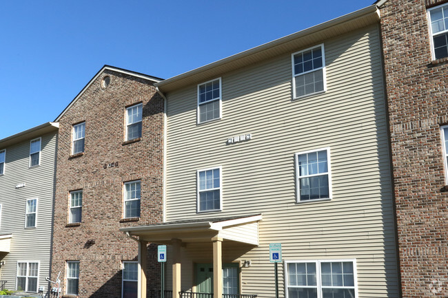 Building Photo - Pinebrook & Library Park Apartments