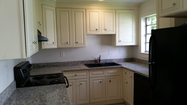 Primary Photo - 37 Aster Ln