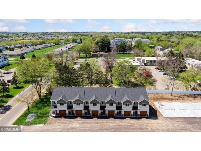 Primary Photo - 425 W 8th St