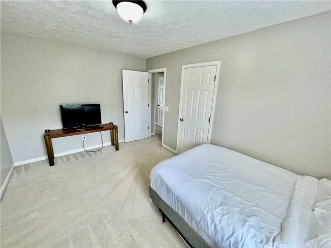 Building Photo - 2465 Lunetta Ln
