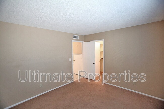 Building Photo - 6718 W Kings Ave
