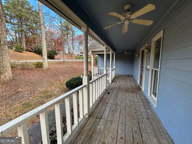 Building Photo - 240 White Pines Dr