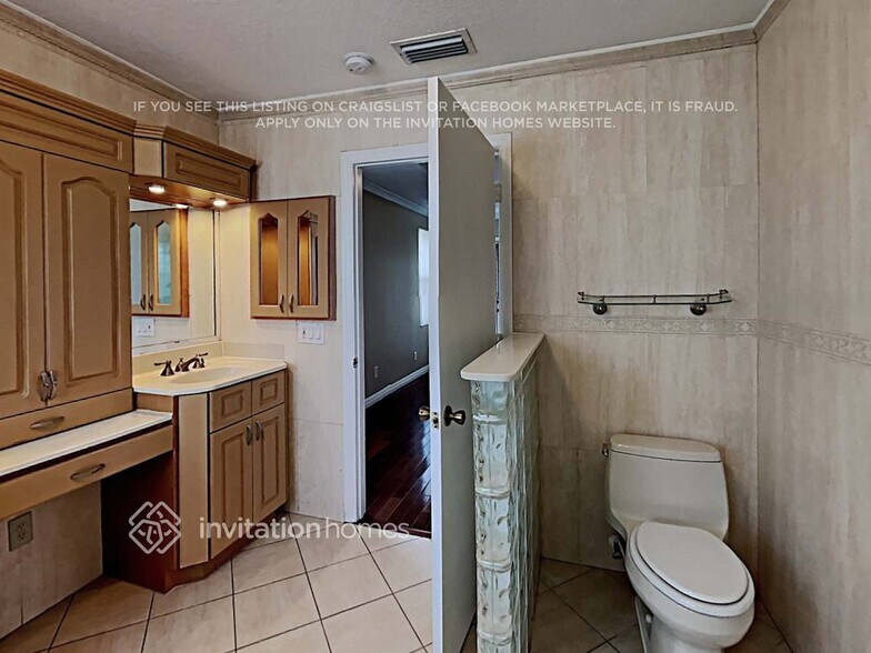 Building Photo - 18057 SW 12th Ct