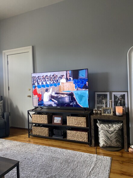 Building Photo - 8 Centre St