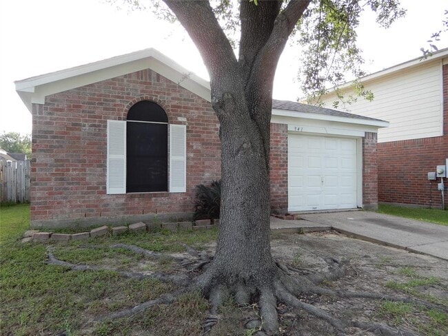 Primary Photo - 941 Leadenhall Cir