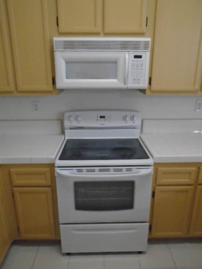Building Photo - NICE SINGLE STORY 3 BEDROOM & 2 BATH IN DA...