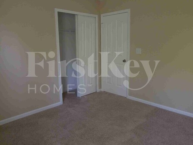 Building Photo - 8019 Bushy Creek Dr