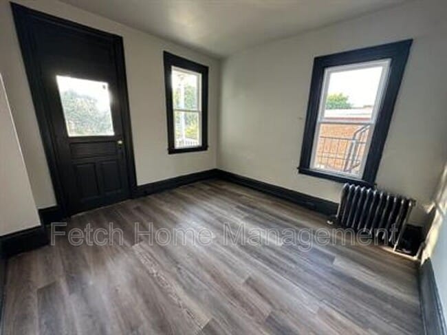 Building Photo - 25 S Ann St