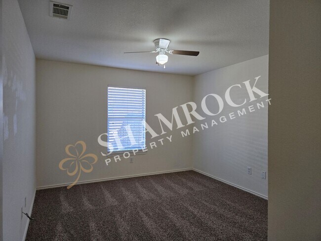 Building Photo - Cougar Ridge III Duplex