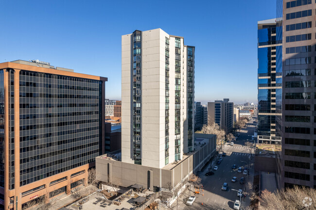 Building Photo - Windsor Condominiums