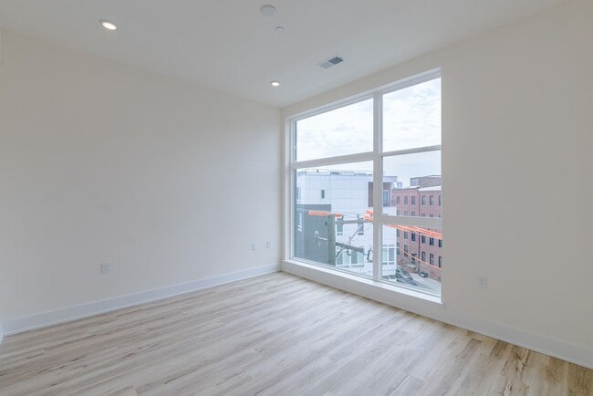 Building Photo - Luxury Northern Liberties Condo