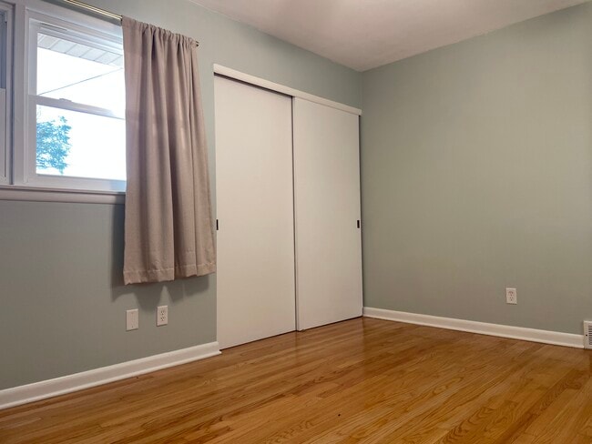 Building Photo - 1210 Acewood Blvd