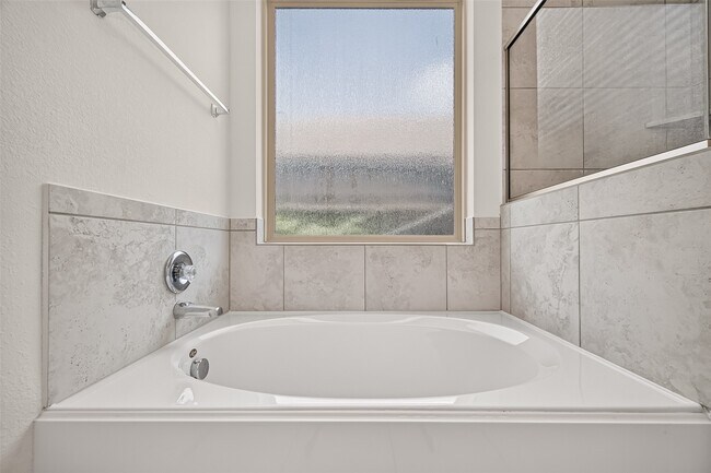 Building Photo - 20223 Highfield Park Dr