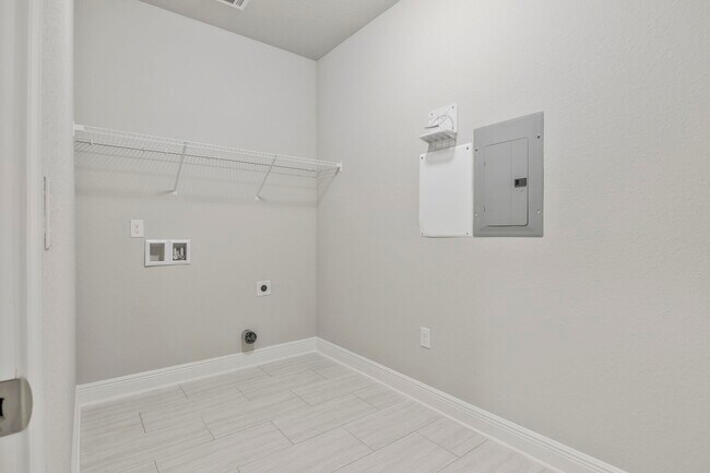Building Photo - 5402 Parkside Dr