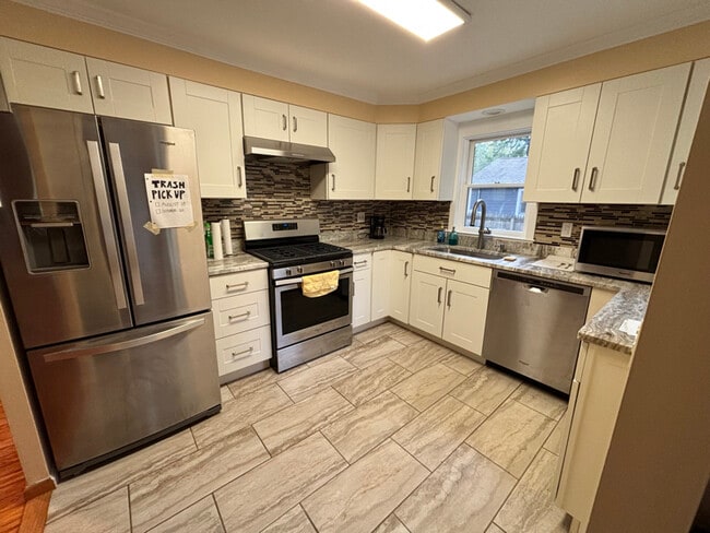 Building Photo - 3079 Maqua Pl