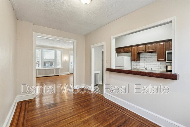 Building Photo - 6227 Addison St
