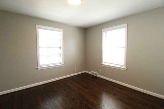 Building Photo - April FREE On This 2 Bedroom 2 Bath Duplex In The Waldo Area
