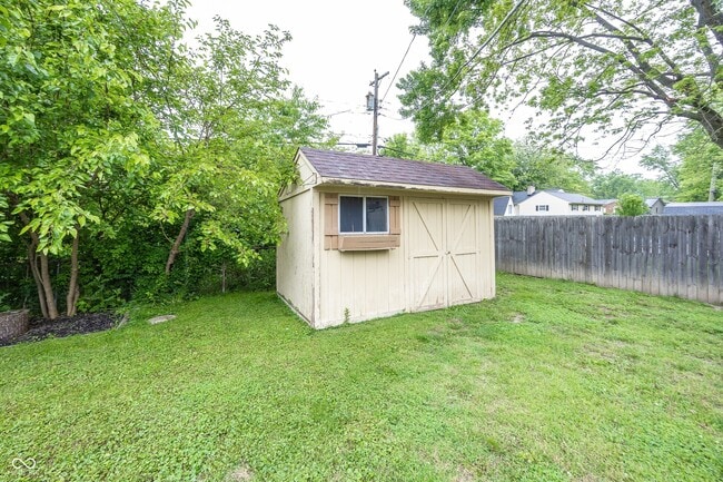 Building Photo - 628 Ash Dr
