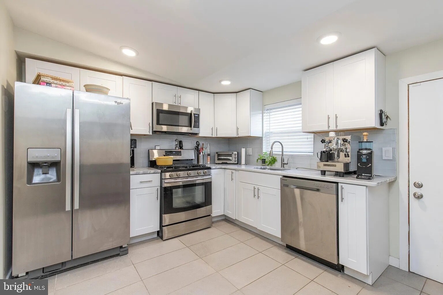 Building Photo - 1808 S Chadwick St