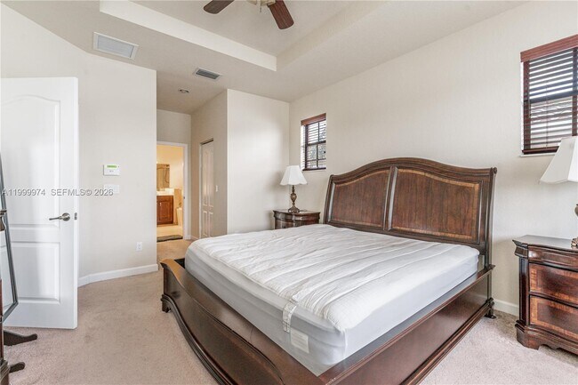 Building Photo - 8435 Lakeview Trail