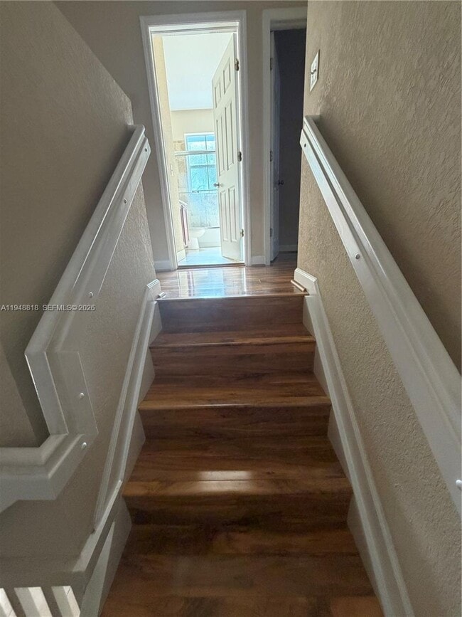 Building Photo - 20715 NE 10th Ct