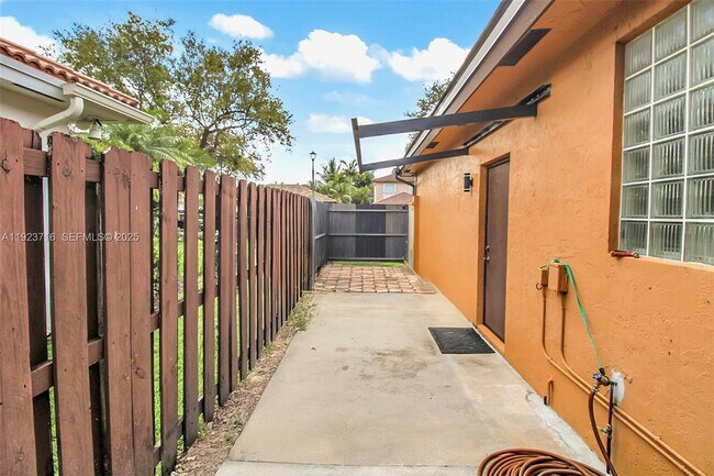 Building Photo - 15875 SW 149th Ln