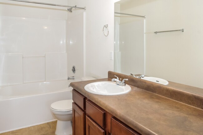 Building Photo - 15230 Mill Valley Dr