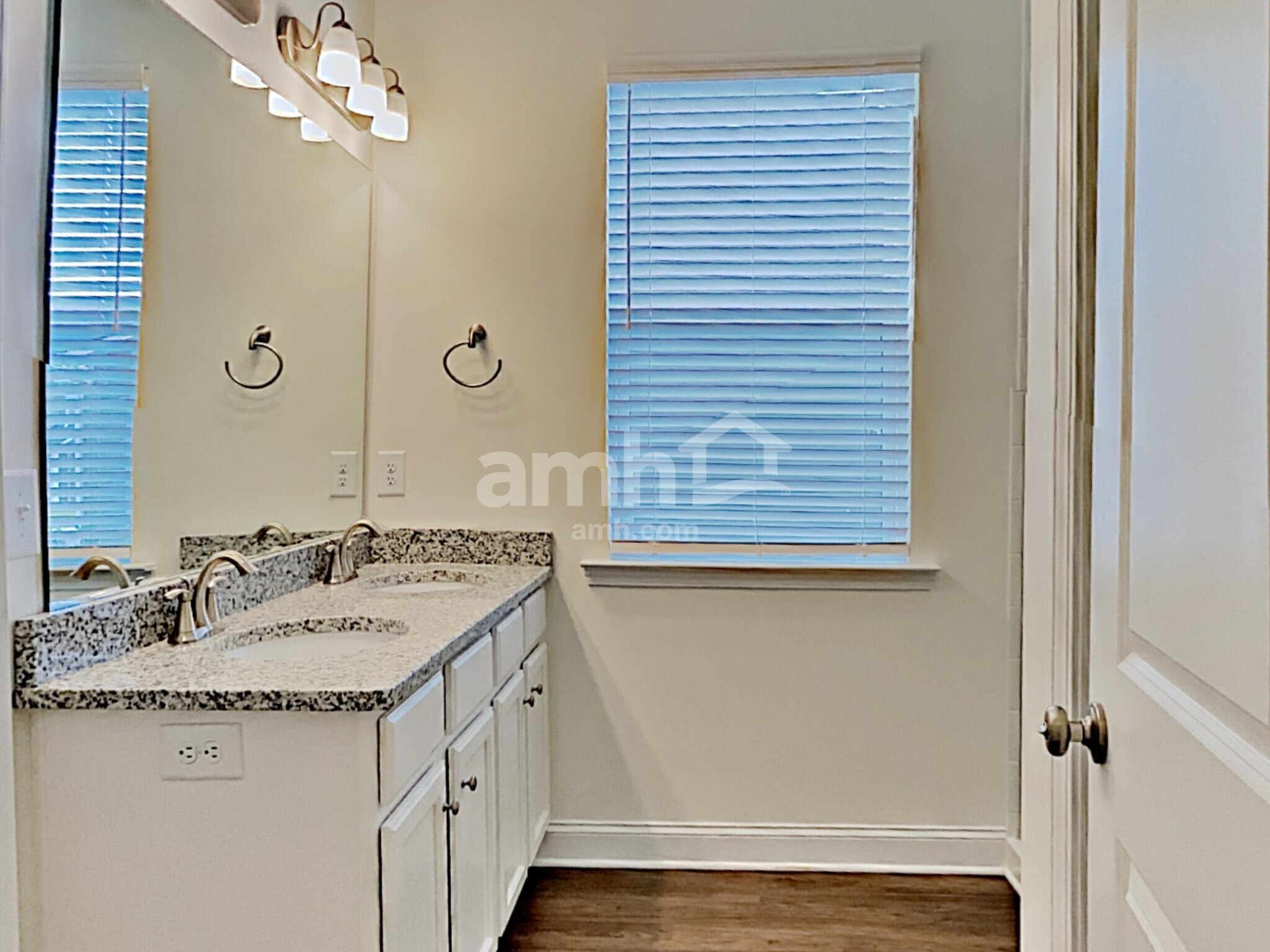 Building Photo - 254 Lake St