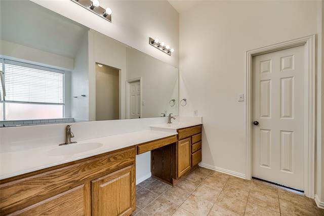 Building Photo - 819 Rushmore Dr