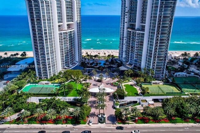 Building Photo - 18201 Collins Ave