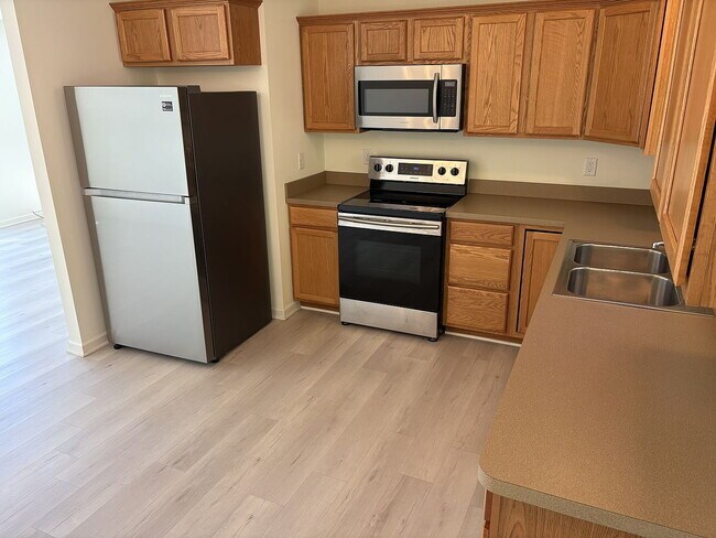 Building Photo - SINGLE FAMILY HOME
