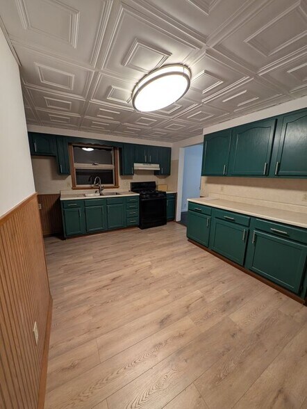 Building Photo - 46 N Meade St
