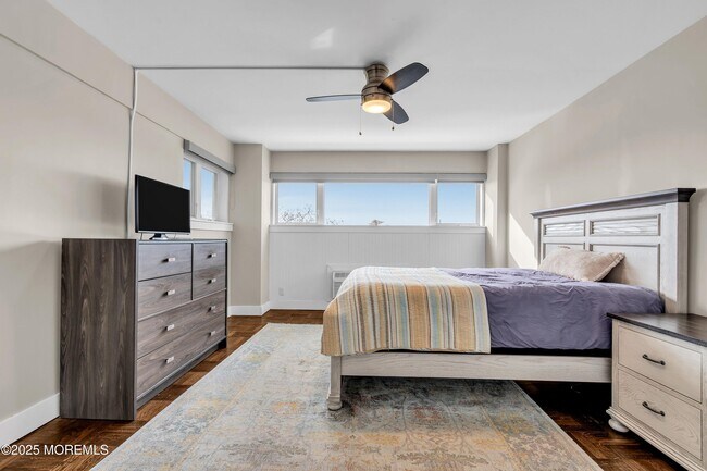 Building Photo - 321 Sunset Ave