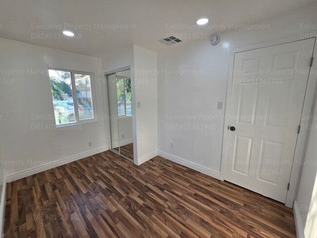 Building Photo - Remodeled 3 bedroom/ 1 bathroom