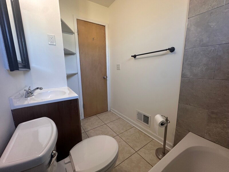 Building Photo - 8506 Izard St