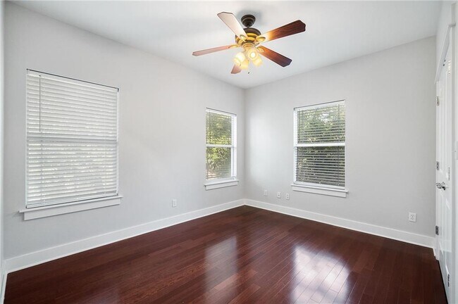 Building Photo - 3207 Holton St