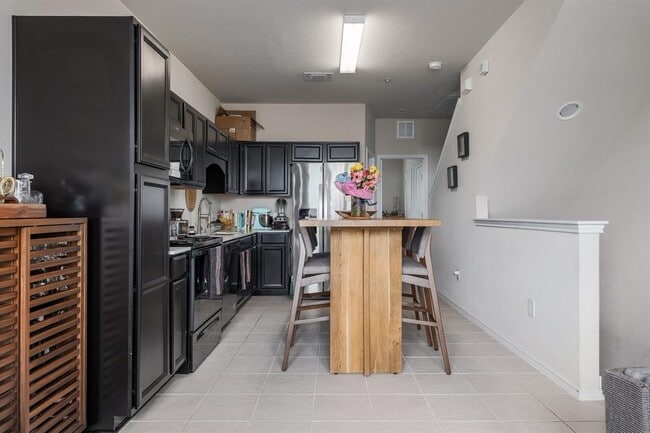 Building Photo - 4340 Attra St