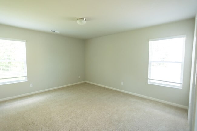 Building Photo - 1115 Dietrich Ln