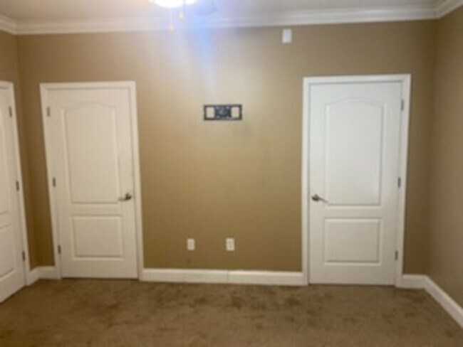 Building Photo - Fall 2026 Plainsview Condos