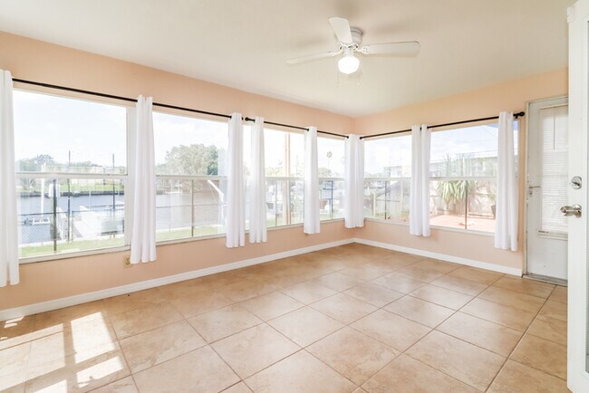 Building Photo - 5535 Baroque Dr