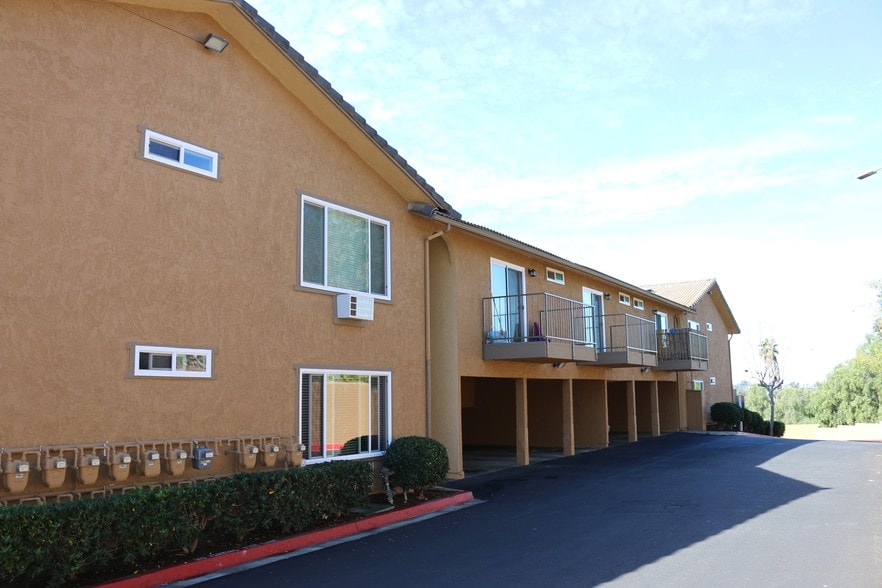 Building Photo - Newport Gardens Apartments, Vista