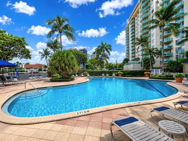 Building Photo - 19390 Collins Ave