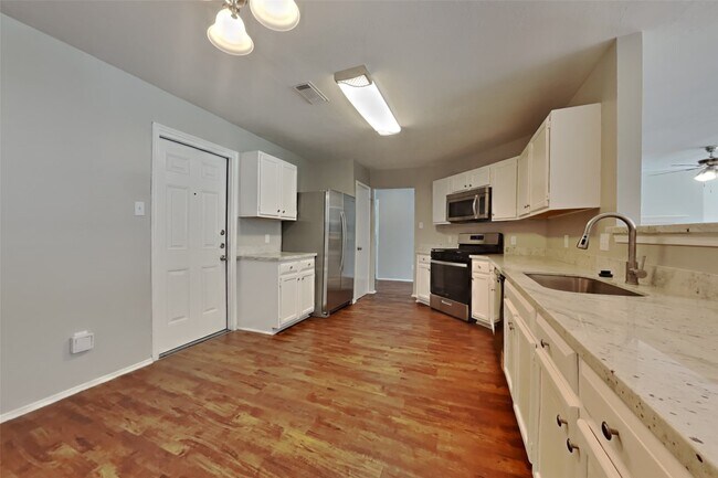 Building Photo - 19538 Shady Bank Dr