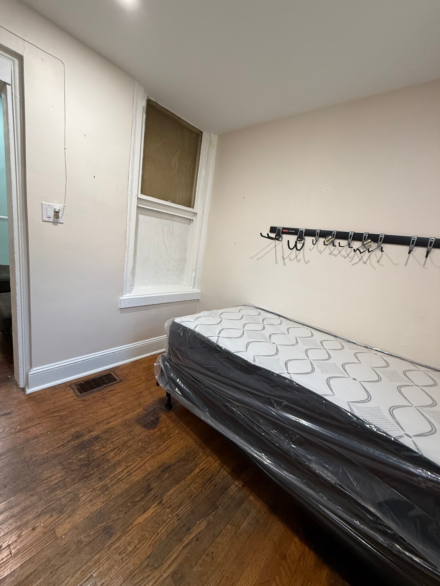 Building Photo - 1236 N Redfield St