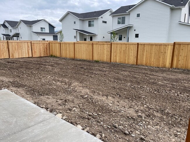 Building Photo - 513 Spaniel Ln